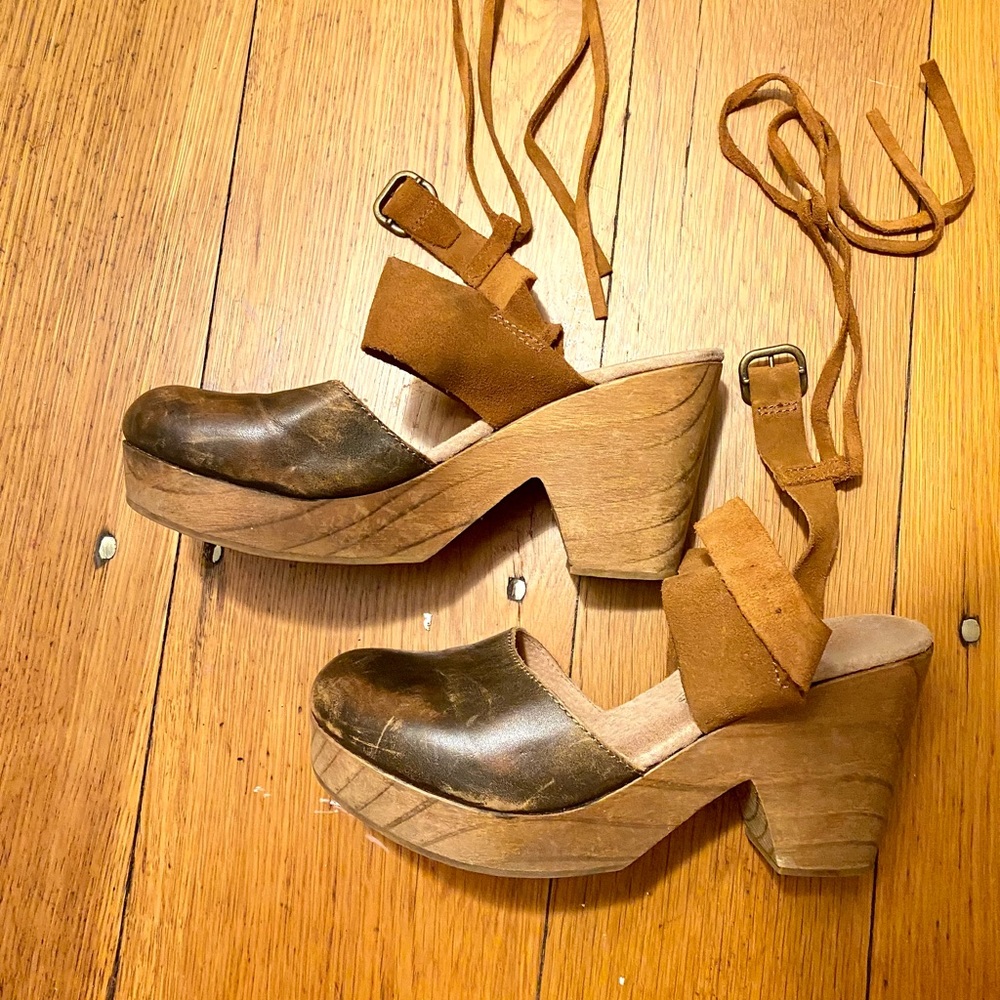 Free people Belmont lace-up clog